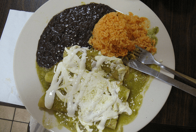 Easy Green Chile Chicken Enchilada Casserole