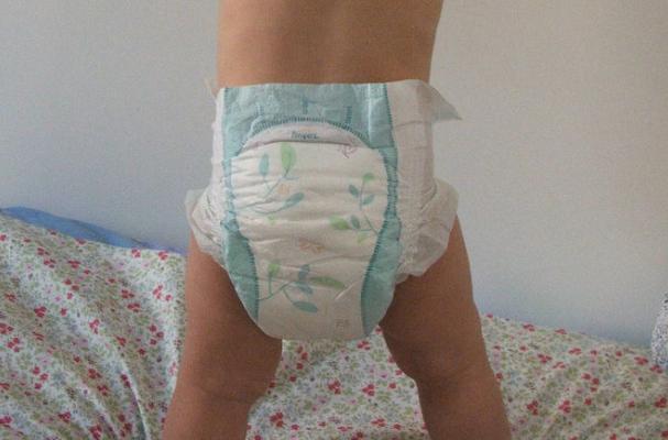 Messy diaper twerking