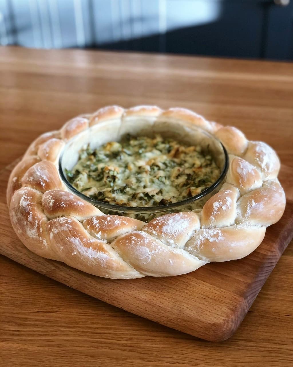 FESTIVE BREAD WREATH WITH GRUYERE CHEESE DIP