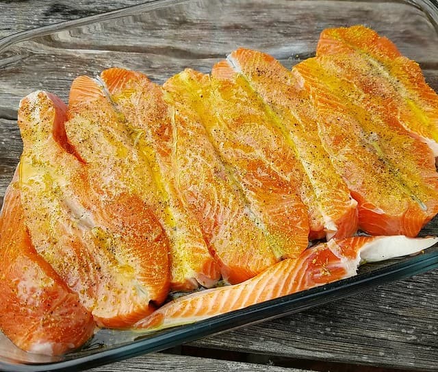 Inside-out salmon filets with fennel pollen