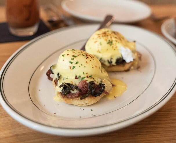 Eggs benedict