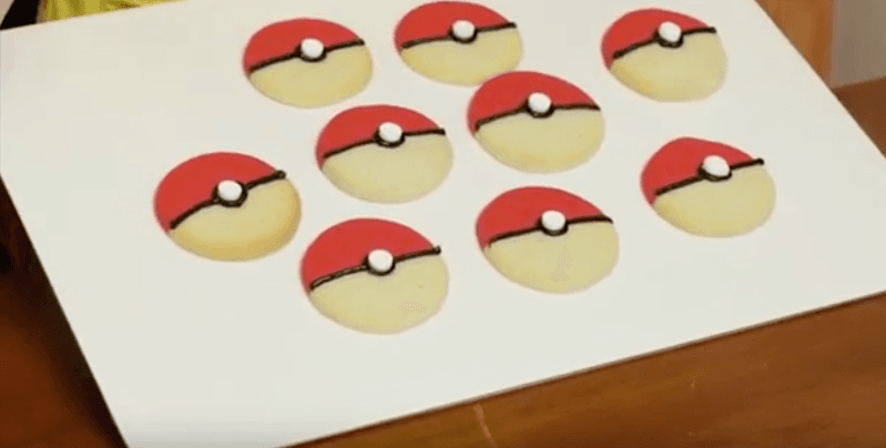 DIY Pokeball Cookies for the Ulitmate Pokemon Go Fans