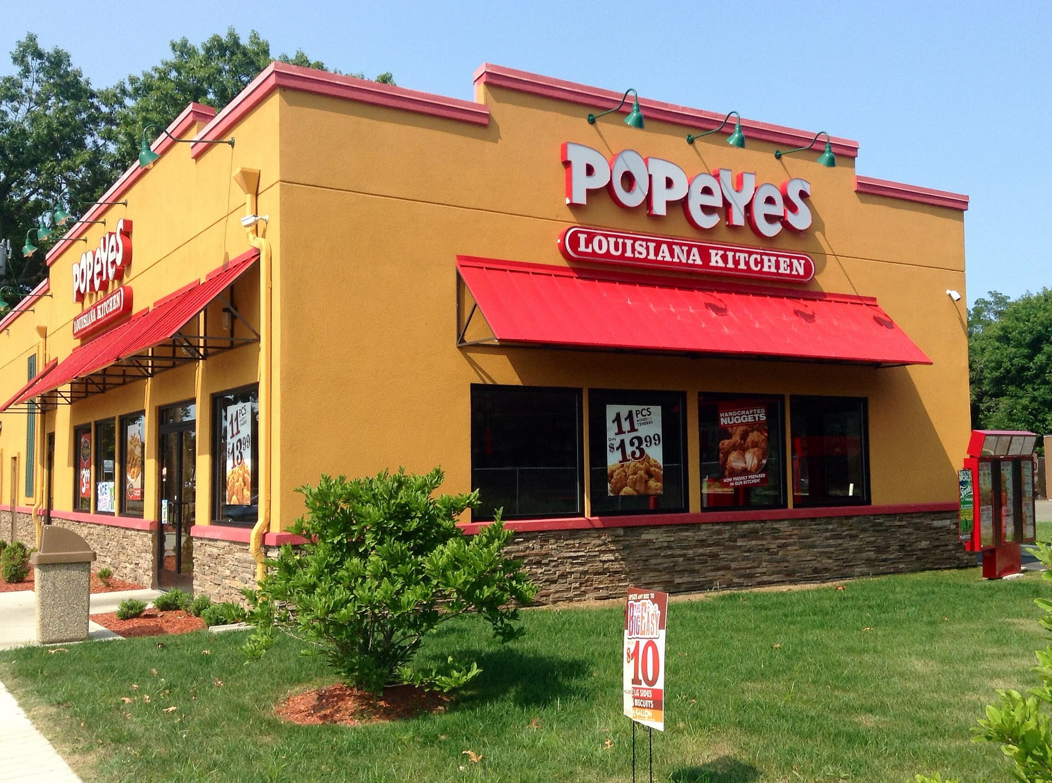 Fast Food Worker Fired For Giving Gunman Money in Register