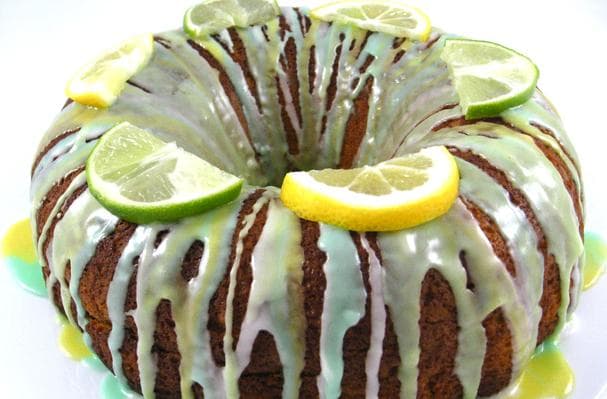 Dreamy Vintage 7-Up Cake