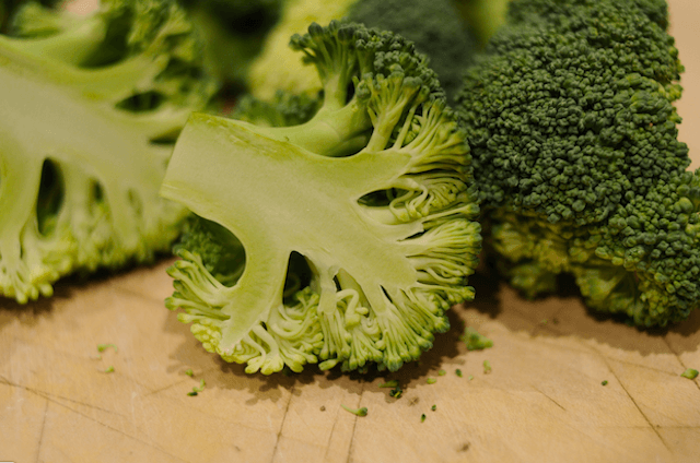 Super Easy Italian Sitting Broccoli