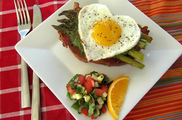 Open-Face Egg Sandwich with Bacon, Asparagus, and Pesto