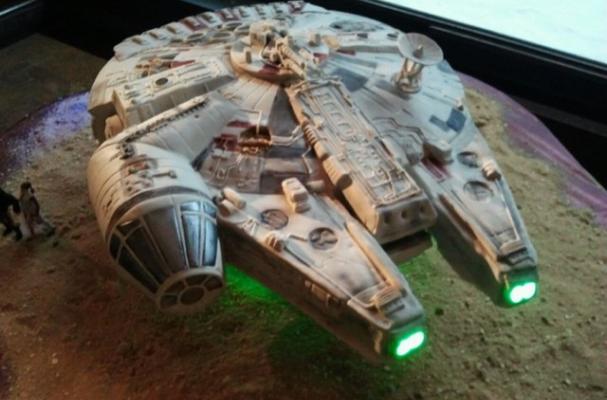 Millennium Falcon wedding cake