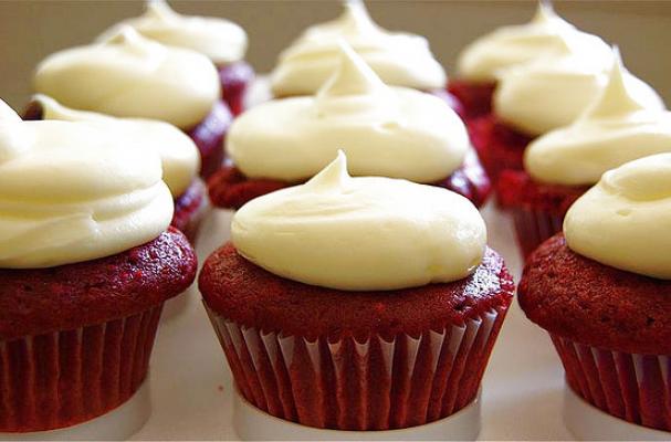 Red Velvet Cupcakes With Cream Cheese Frosting