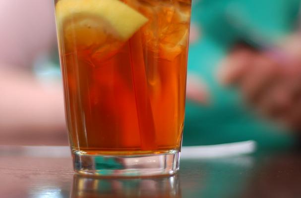 Iced tea cocktail