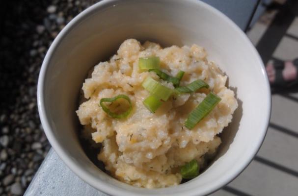 Mashed Cauliflower with Dill and Cheddar