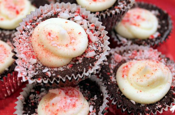 Mini Peppermint Chocolate Cupcakes with Minty Marshmallow Buttercream Frosting