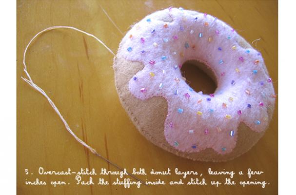 DIY handmade felt doughnut plush toy