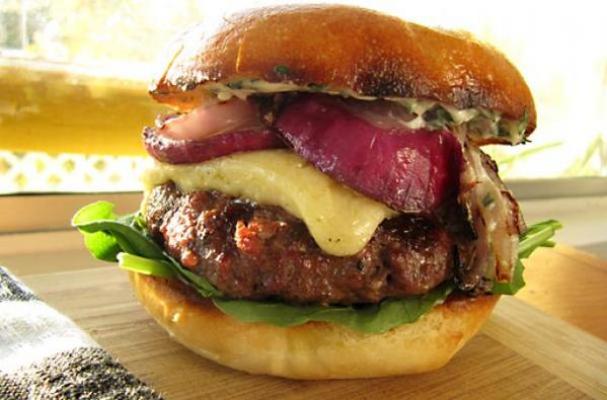 Grilled Chuck Cheeseburger with Lemon Garlic Aioli