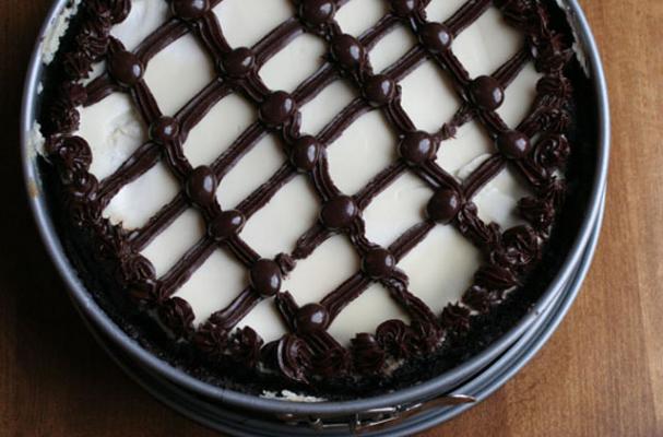 white russian cake with chocolate lattice