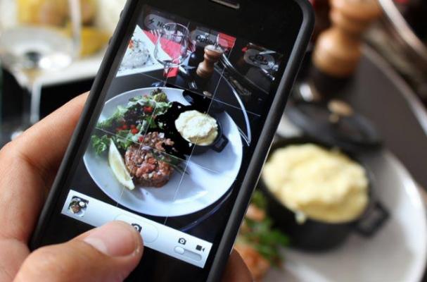 Your Food Porn Pics Might be a Sign of an Eating Disorder