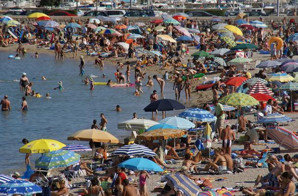 beach sunscreen