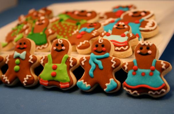 Itty-Bitty Gingerbread Man Sugar Cookies