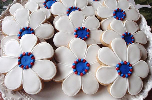 Patriotic Pretties Flower Cookies