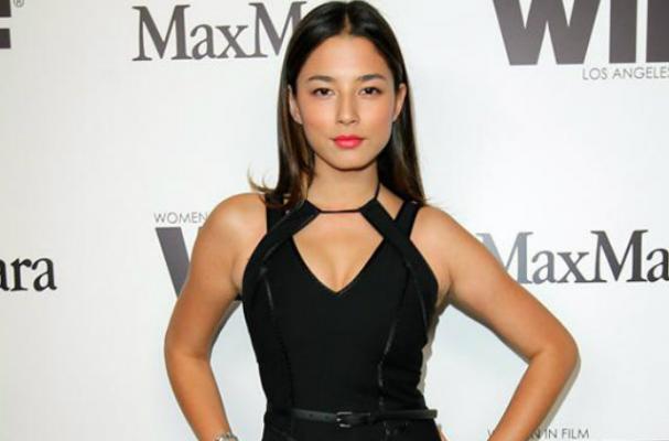Jessica Gomes Follows a Low-Carb Diet
