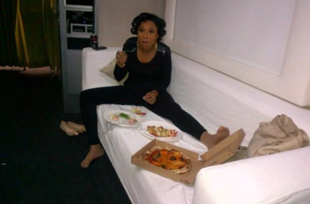 Jennifer Hudson Dines on Pizza at Weight Watchers Shoot