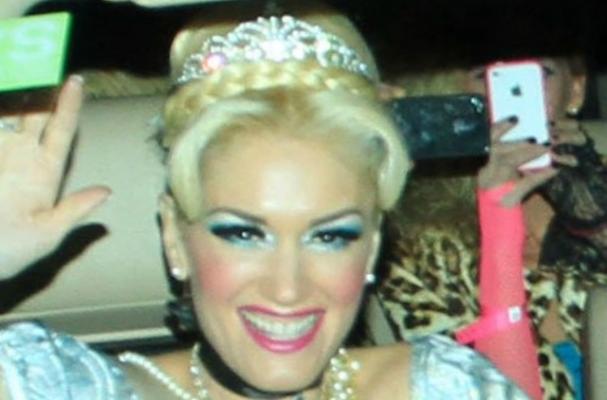 Gwen Stefani dressed up as Cinderella at Kate Hudson's Halloween party