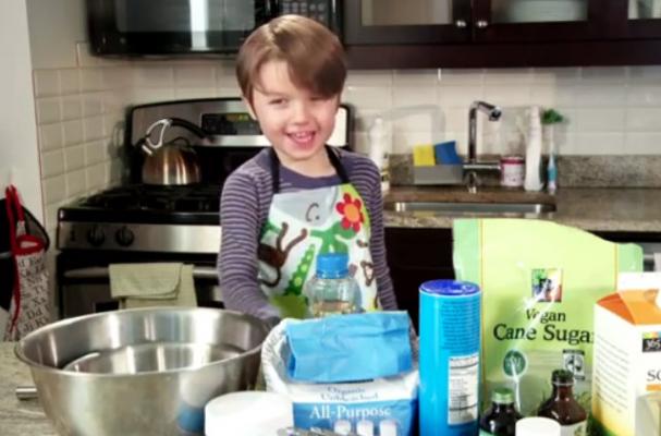 Adorable Kid Teaches How to Make Vegan Red Velvet Cupcakes