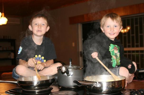 kids cooking