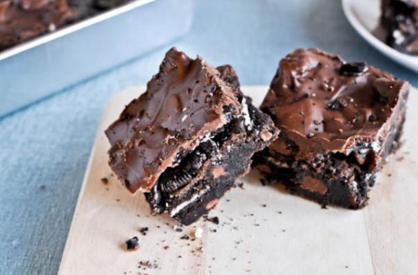 Triple Layer Cookies and Cream Crunch Bars