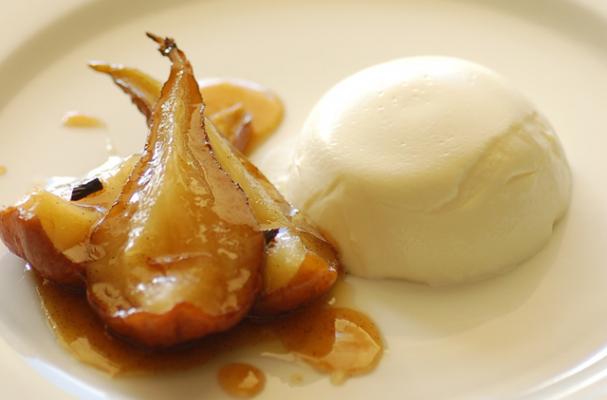 roasted pears with greek yogurt