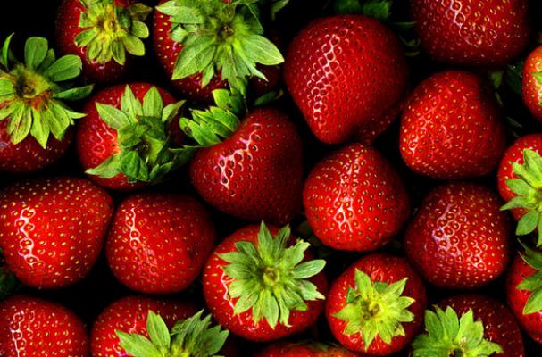 Infographic: Everything You Need to Know About Strawberries