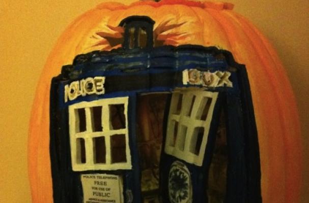 TARDIS Jack-o'-Lantern